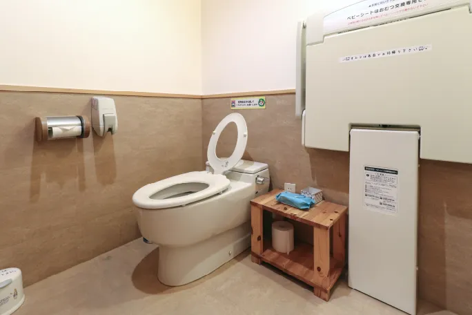 広い個室トイレを2つ完備